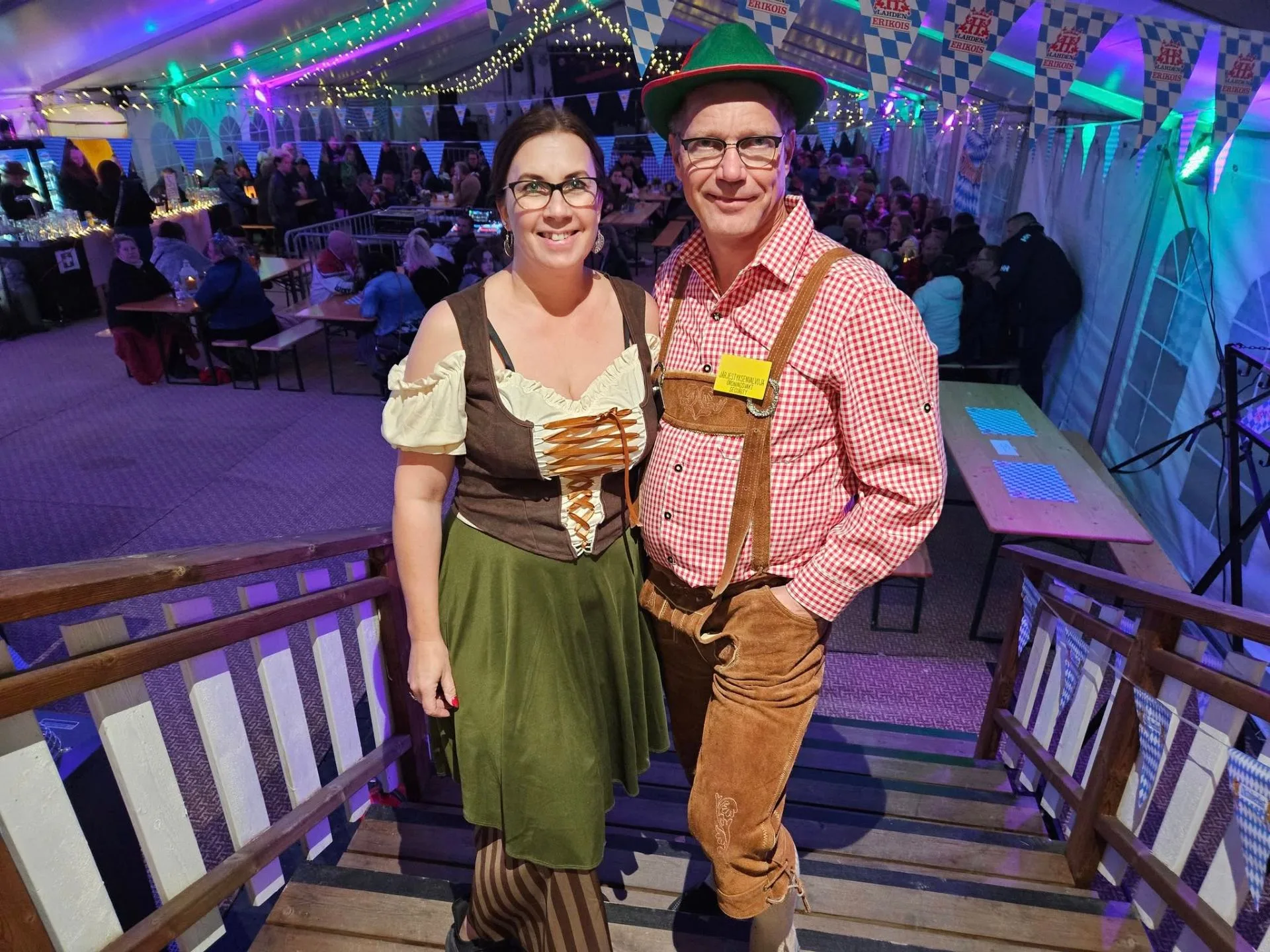 Jukka ja Mia Oktoberfest-tunnelmissa